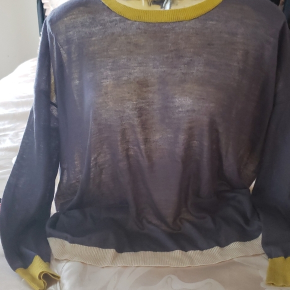 Sweater - Picture 1 of 6